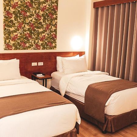 Hotel Sentro Легаспи Экстерьер фото